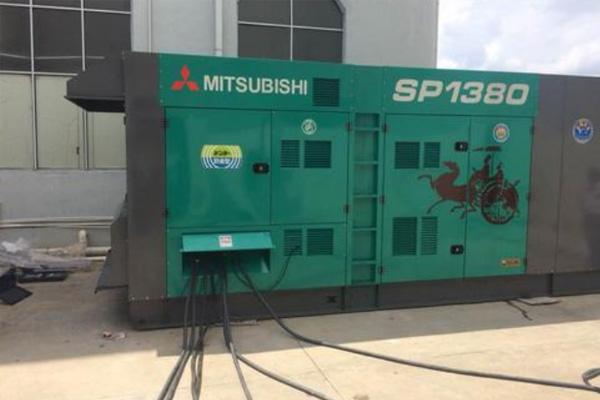 马山为什么有些柴油发电机组的输出电压可以调节？