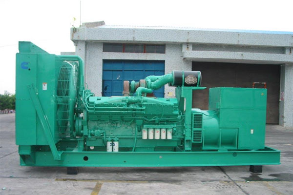 马山工厂发电机应急发电时如何更准确地检查发电机状态？