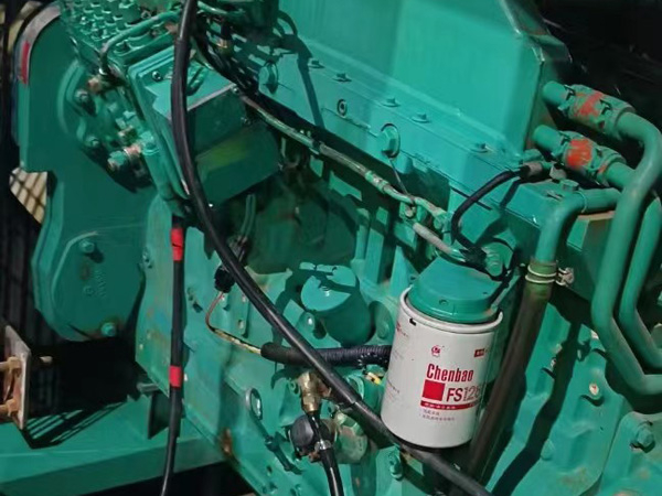 马山如何确定新的发电机组控制系统是否与原系统兼容？