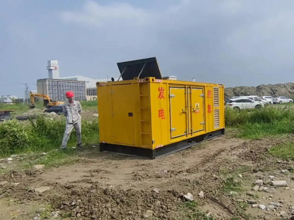 马山200KW柴油发电机机组每小时的油耗量受哪些因素影响？